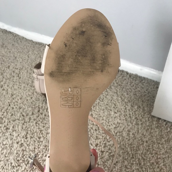 Kelly & Katie Nude Heels - Picture 4 of 4